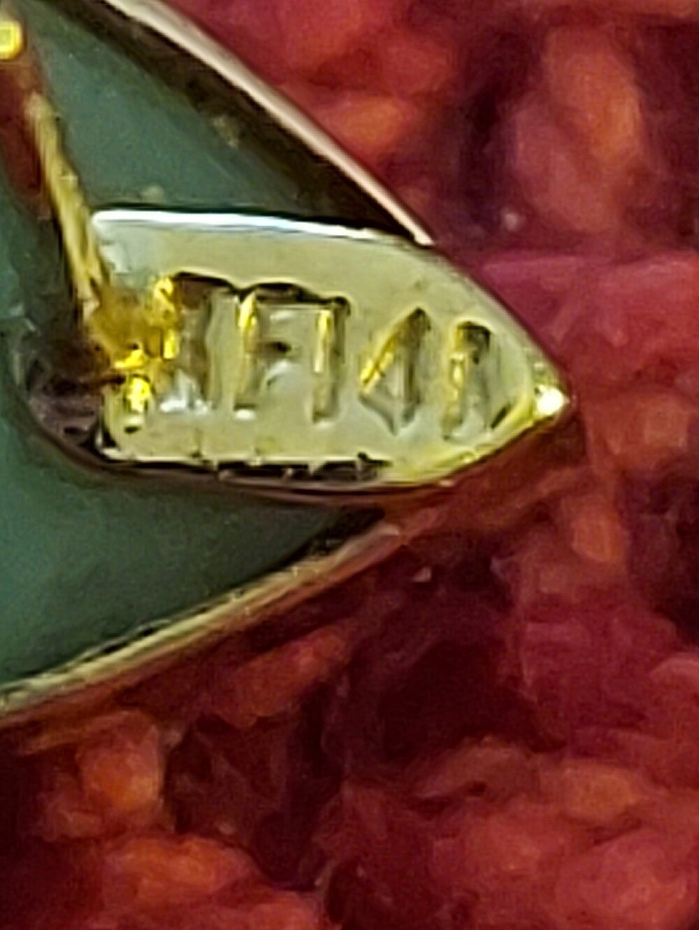 Vintage 14k Jade Stud Earrings - Picture 4 of 7